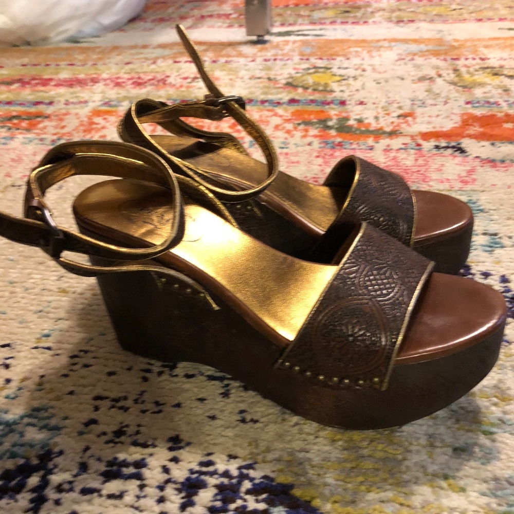 Prada bronze and gold embossed wedge sandals - Picture 2 of 5